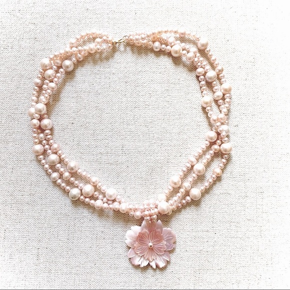 Vintage Pink Multi Strand Pearl And Carved Mother Of Pearl Necklace - Picture 2 of 4